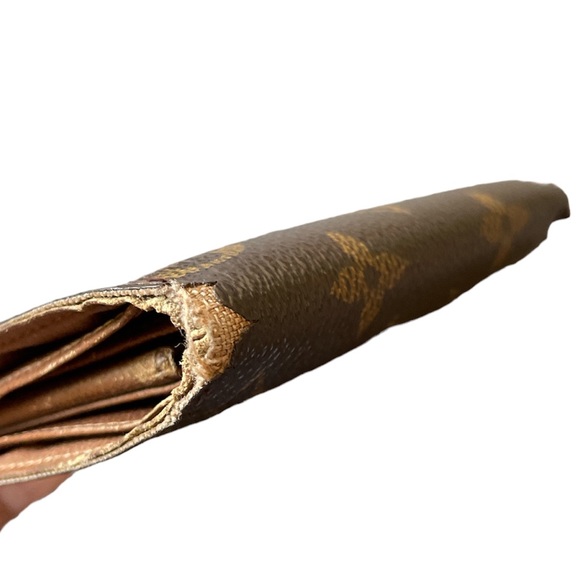 Louis Vuitton Monogram Marco Wallet - Picture 3 of 8